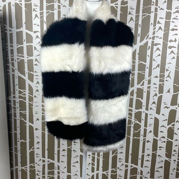 Faux Fur Black White Stripe Scarf - Picture 2 of 8